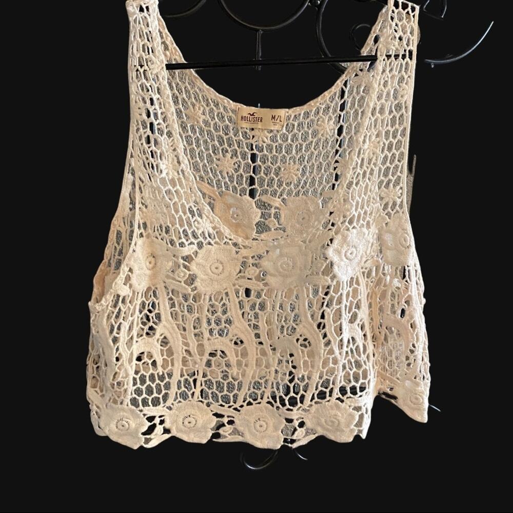 Hollister Ivory Crop Crochet Tank Medium Large M / L in Wonderful Condition